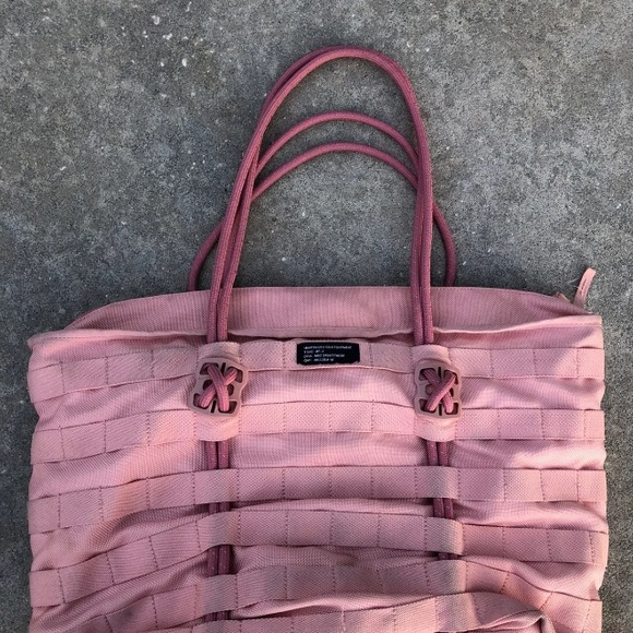nike sportswear tote bag - Picture 2 of 11